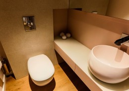 Wystrój małej toalety styl nowoczesny
