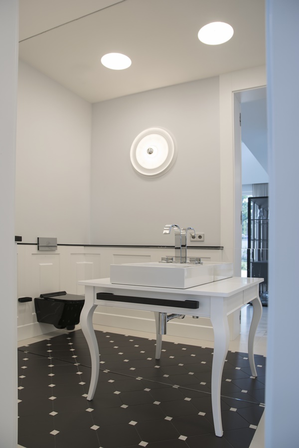 Eleganckie i funkcjonalne wnętrze łazienki