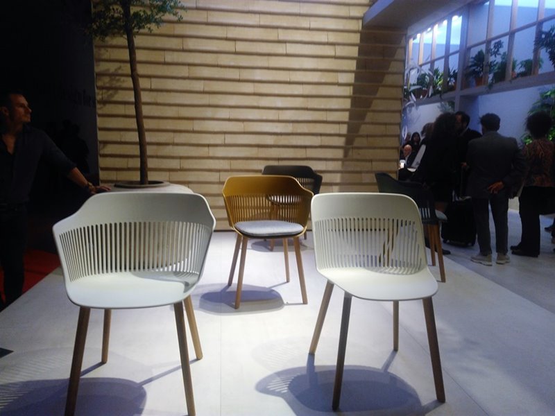 Designerskie krzesła Fotorelacja Salone del Mobile Milano 2018 80