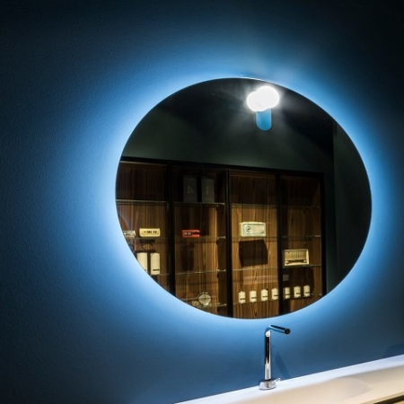 Owalne lustro łazienkowe z podświetleniem Moon